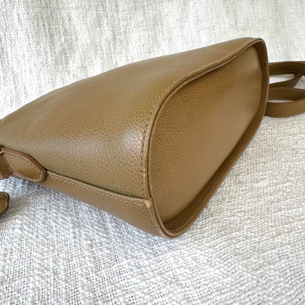 Vintage Coach Madison Regis Crossbody Bag | Light Tan Leather, Made in Italy - Picture 5 of 9